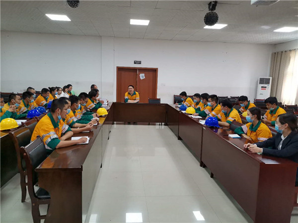 龙里腾博会开展7月份大学生座谈会